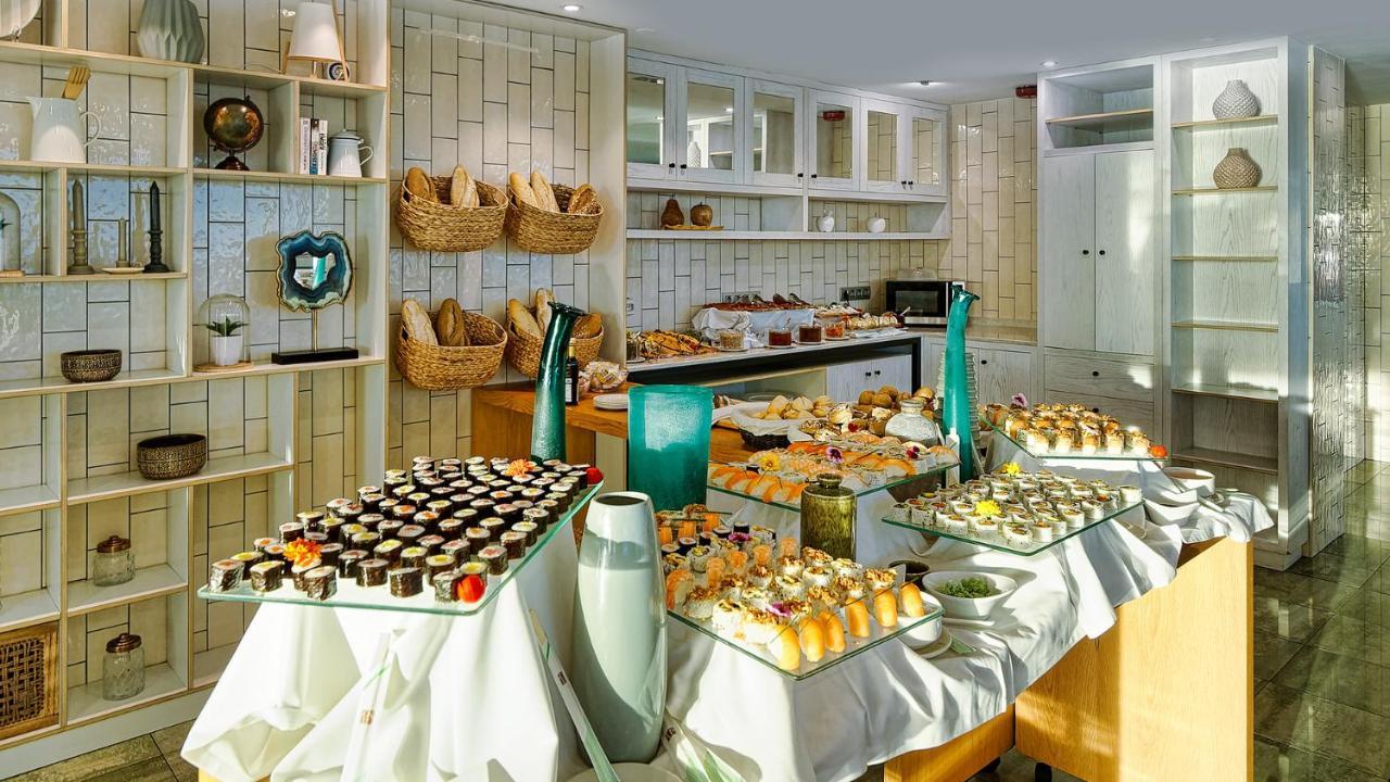 Arrecife Gran Hotel & Spa Ngoại thất bức ảnh A buffet at a hotel